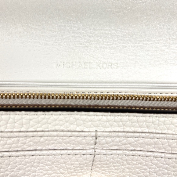 Michael Kors Sullivan White Pebble Leather Turnlock Carry All Wallet NWOT - Picture 8 of 15